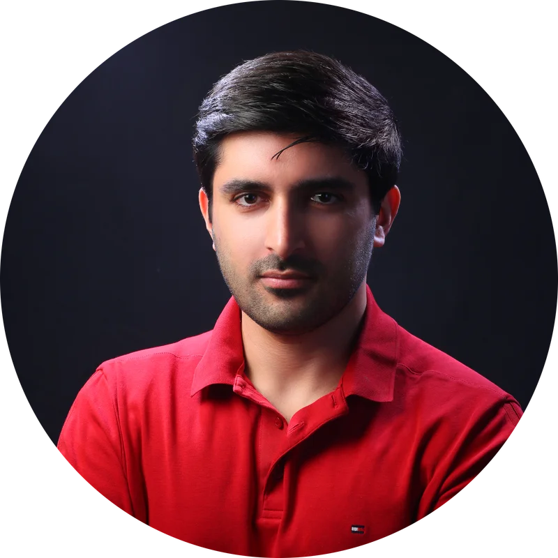Parham Ghaemi, consultant SEO sémantique basé à Paris